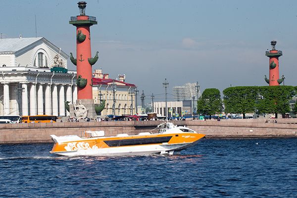 В Петербурге представили новое судно на подводных крыльях «Валдай 45Р»